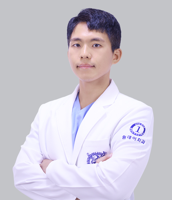 이동원 치주과 수석원장 프로필 사진